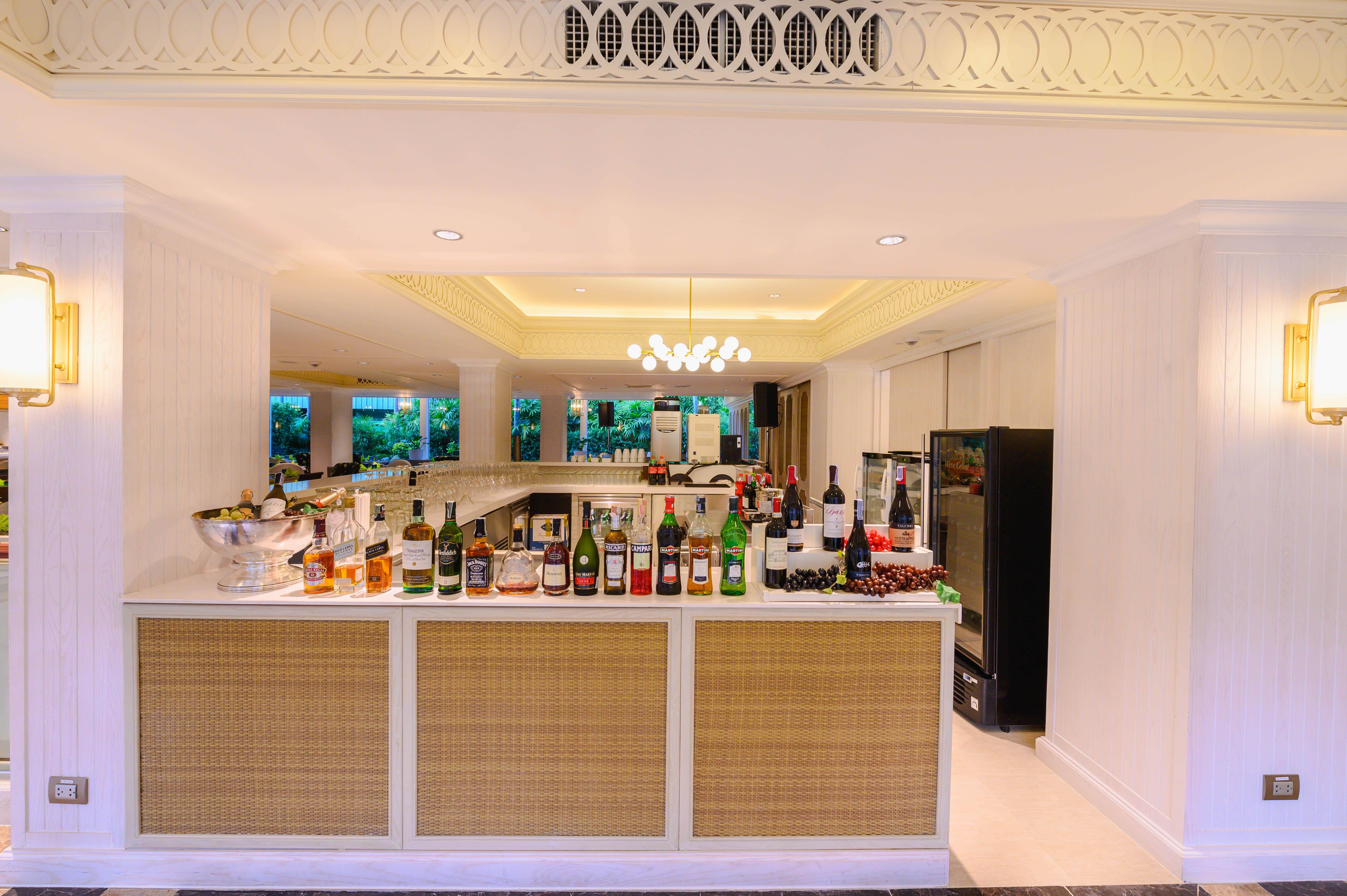 فندق دويست ثاني باتايا المظهر الخارجي الصورة The bar at the E&O 87 restaurant
