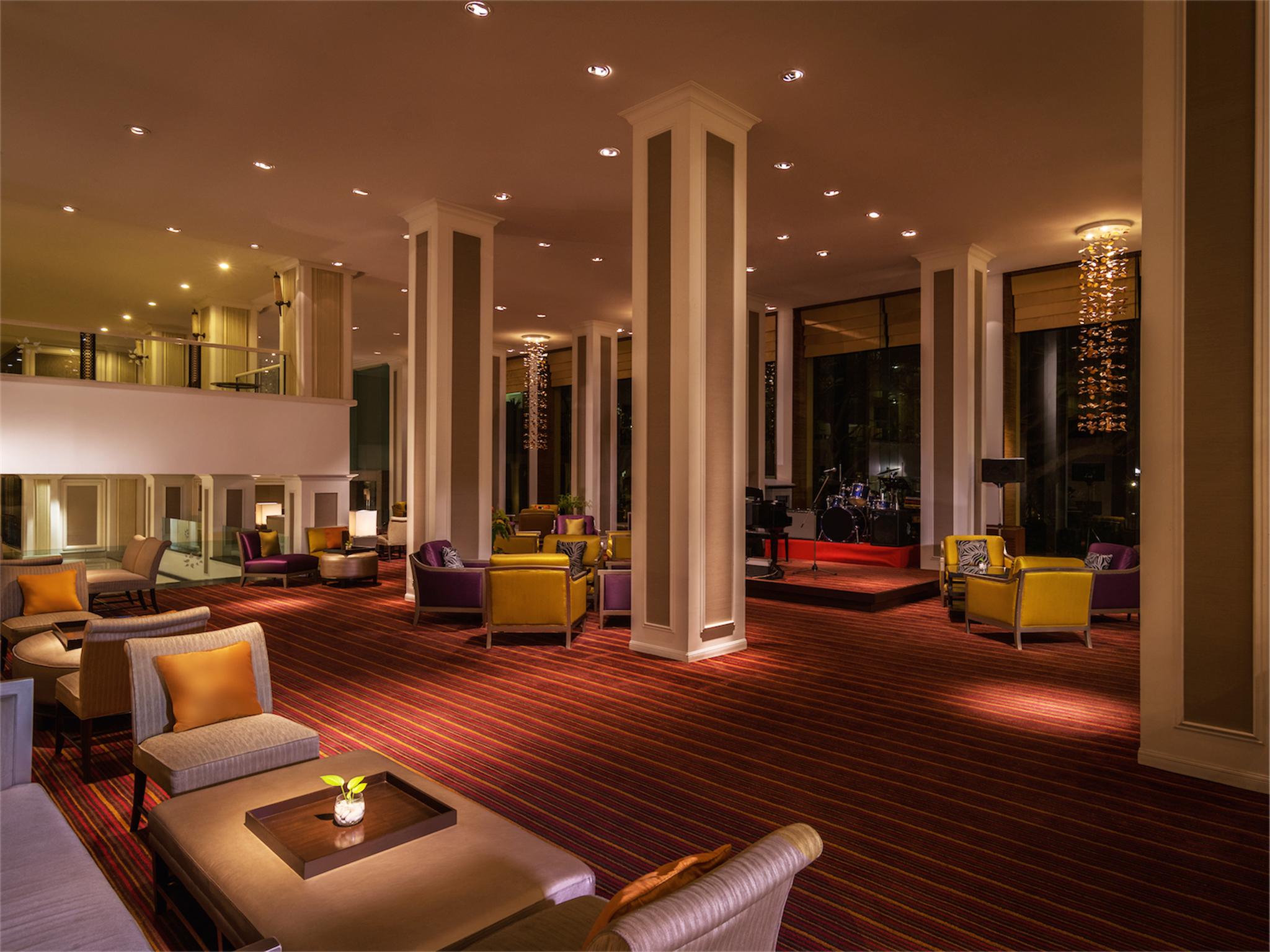 فندق دويست ثاني باتايا المطعم الصورة The lobby of the hotel