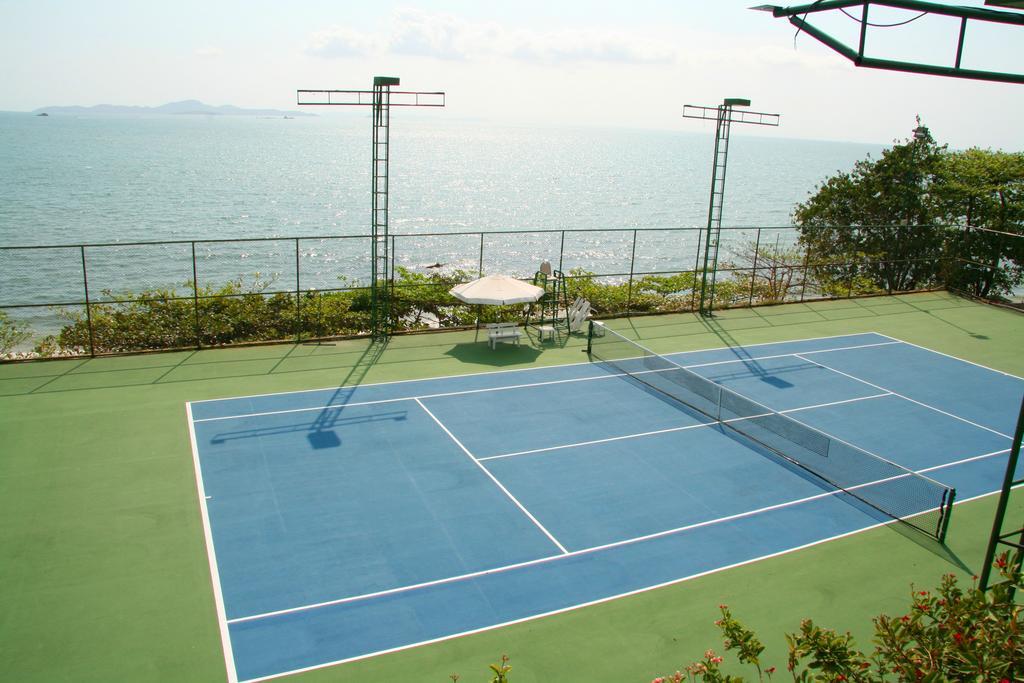 فندق دويست ثاني باتايا المظهر الخارجي الصورة Tennis court at the Repulse Bay clubhouse